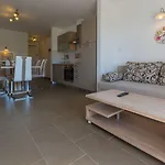 Hundefreundliches Nur 100 Meter Zum Mit Sauna, Meerblick, Whirlpool * Dramalj
