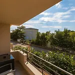 Hundefreundliches Nur 100 Meter Zum Mit Sauna, Meerblick, Whirlpool Dramalj