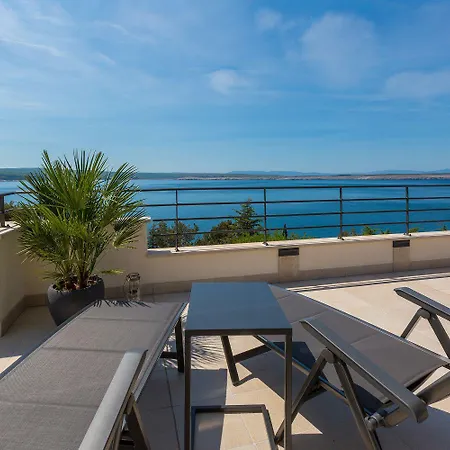 Hundefreundliches Nur 100 Meter Zum Mit Sauna, Meerblick, Whirlpool Dramalj