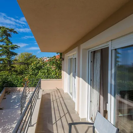 Hundefreundliches Nur 100 Meter Zum Mit Sauna, Meerblick, Whirlpool * Dramalj