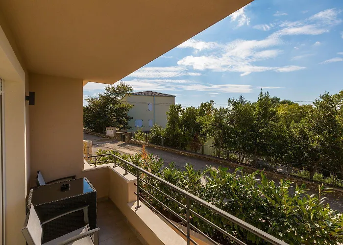 Hundefreundliches Nur 100 Meter Zum Mit Sauna, Meerblick, Whirlpool Dramalj