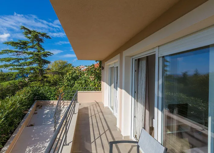 Hundefreundliches Nur 100 Meter Zum Mit Sauna, Meerblick, Whirlpool * Dramalj